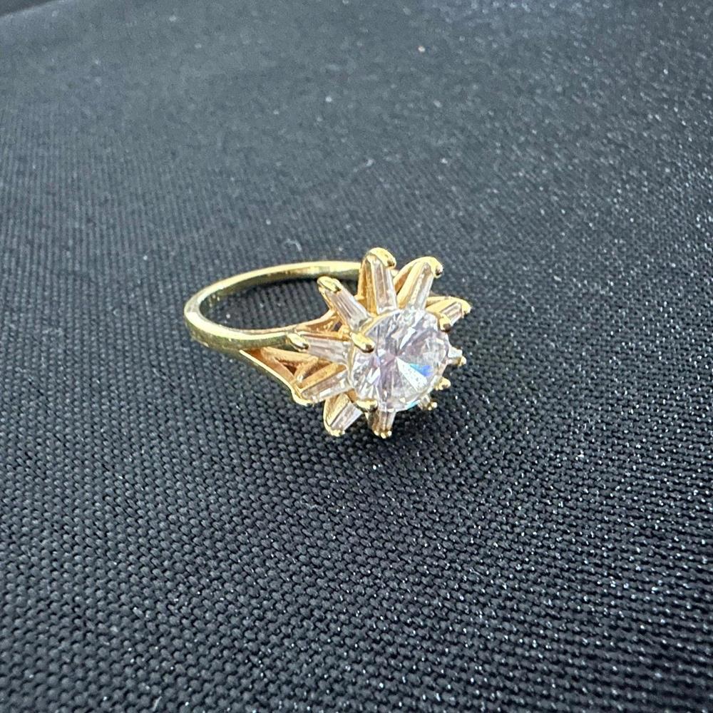 Gold Starburst Ring Sz 8